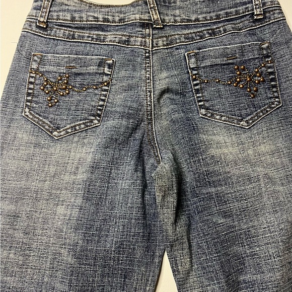 EUC Women's Apollo Blue Jeans with Embellished Pocket Size 6/28" Inseam (A2) - Picture 9 of 9